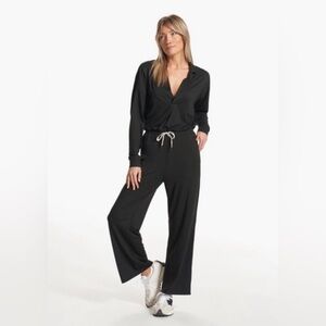 VUORI Women's Long-sleeved Jumpsuit - Size Medium - MINT Condition